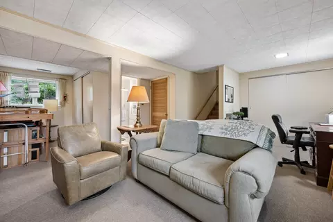 Living - 90 Park Ln, Lake Bluff, IL 60044 photo 3 of 3