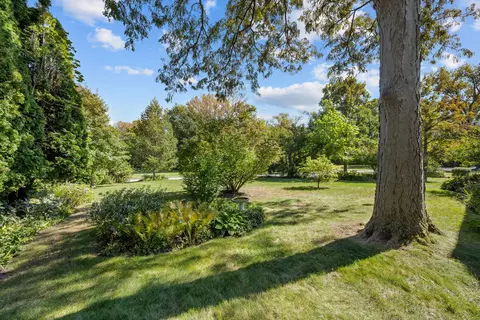 Exterior - 90 Park Ln, Lake Bluff, IL 60044 photo 7 of 7
