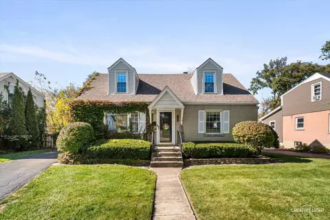116 Westend Ave, Westmont, IL 60559