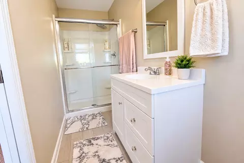 Bath - 114 Eugene St, Towanda, IL 61776 photo 1 of 4