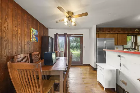 Dining - 1 N043 Darling St, Carol Stream, IL 60188 photo 1 of 1