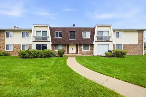 3018 Roberts Dr #3, Woodridge, IL 60517