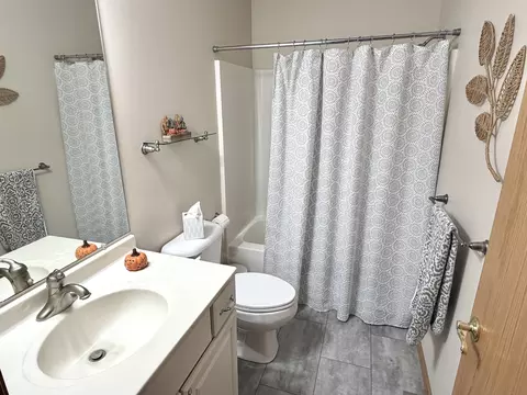 Bath - 3006 Independence Dr, Peru, IL 61354 photo 1 of 2