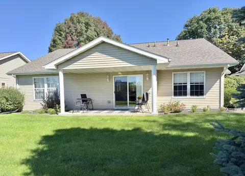 Exterior - 3006 Independence Dr, Peru, IL 61354 photo 4 of 6