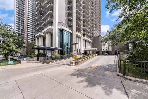 6007 N Sheridan Rd #25D, Chicago, IL 60660