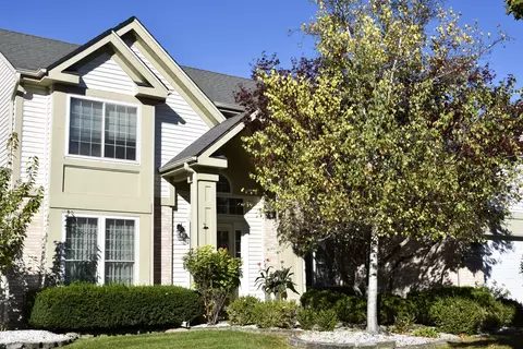 1218 Meadowlark Ln, Grayslake, IL 60030