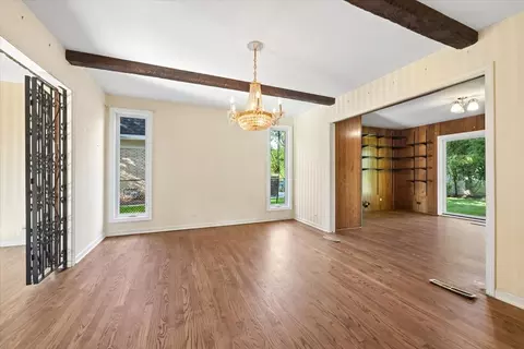 Living - 937 Sutton Dr, Northbrook, IL 60062 photo 3 of 5