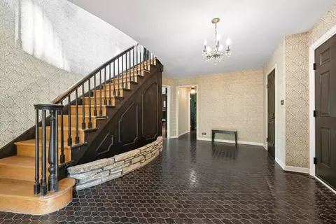 Entry Way - 937 Sutton Dr, Northbrook, IL 60062 photo 1 of 2