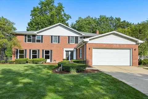 Exterior - 937 Sutton Dr, Northbrook, IL 60062 photo 2 of 6