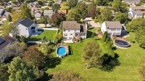 View/Area - 304 Edgewood Dr, Minooka, IL 60447 photo 4 of 11