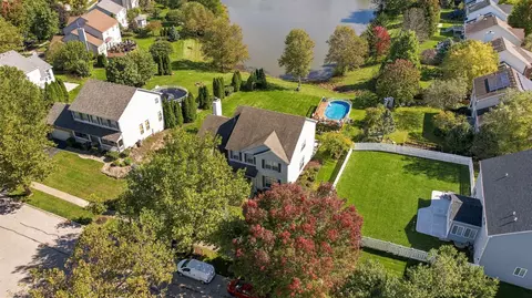 View/Area - 304 Edgewood Dr, Minooka, IL 60447 photo 3 of 11