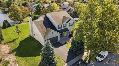 View/Area - 304 Edgewood Dr, Minooka, IL 60447 photo 2 of 11