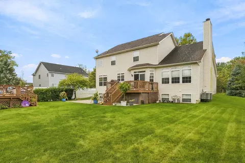 Exterior - 304 Edgewood Dr, Minooka, IL 60447 photo 7 of 8