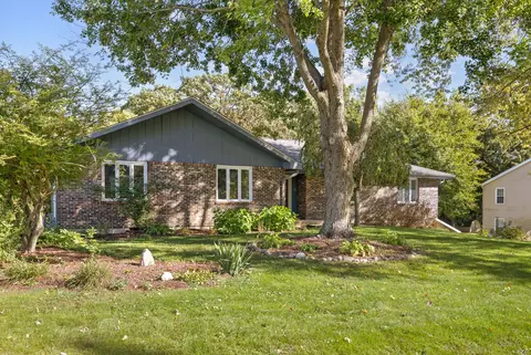 Exterior - 8 N627 Gingerwood Ln, Elgin, IL 60124 photo 7 of 11