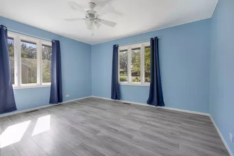 Bedroom - 8 N627 Gingerwood Ln, Elgin, IL 60124 photo 1 of 3