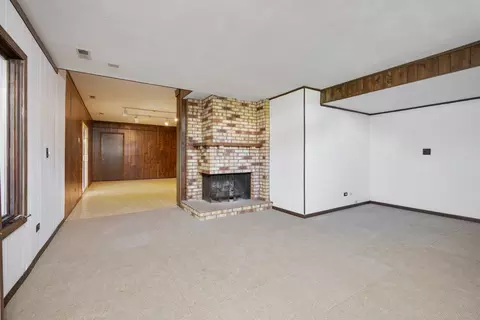 Living - 8 N627 Gingerwood Ln, Elgin, IL 60124 photo 5 of 7