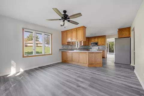 Living - 8 N627 Gingerwood Ln, Elgin, IL 60124 photo 1 of 7