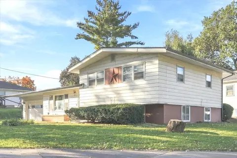 Exterior - 116 Shady Ln, Dixon, IL 61021 photo 3 of 5