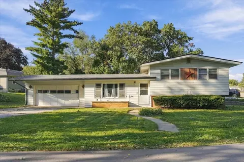 Exterior - 116 Shady Ln, Dixon, IL 61021 photo 2 of 5
