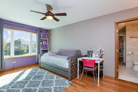 Bedroom - 430 Hillandale Dr, Bartlett, IL 60103 photo 2 of 3