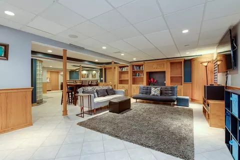 Living - 430 Hillandale Dr, Bartlett, IL 60103 photo 3 of 3