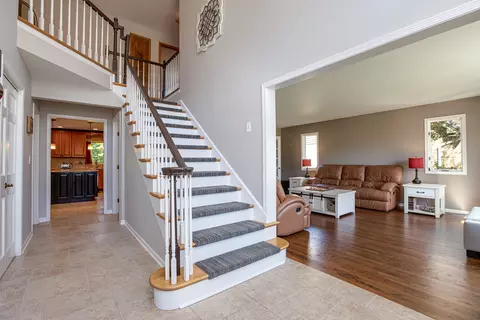 Entry Way - 430 Hillandale Dr, Bartlett, IL 60103 photo 1 of 1