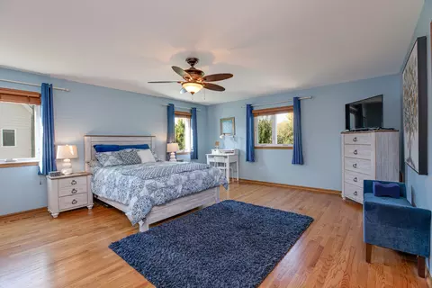 Bedroom - 430 Hillandale Dr, Bartlett, IL 60103 photo 1 of 3