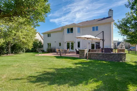 Exterior - 430 Hillandale Dr, Bartlett, IL 60103 photo 3 of 4
