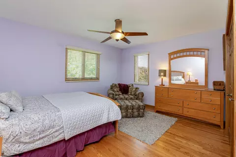 Bedroom - 430 Hillandale Dr, Bartlett, IL 60103 photo 3 of 3