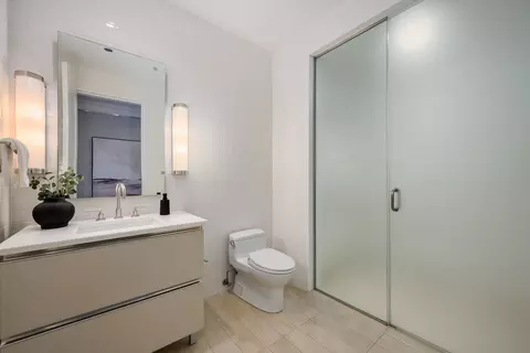 Bath - 77 E Walton St #24A, Chicago, IL 60611 photo 6 of 6