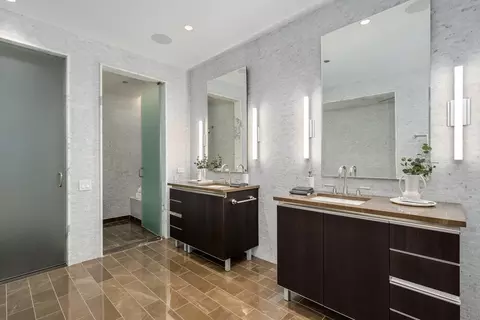 Bath - 77 E Walton St #24A, Chicago, IL 60611 photo 3 of 6