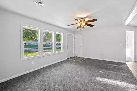 Living - 3914 15th Street B St, Moline, IL 61265 photo 3 of 5