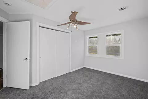 Bedroom - 3914 15th Street B St, Moline, IL 61265 photo 2 of 11
