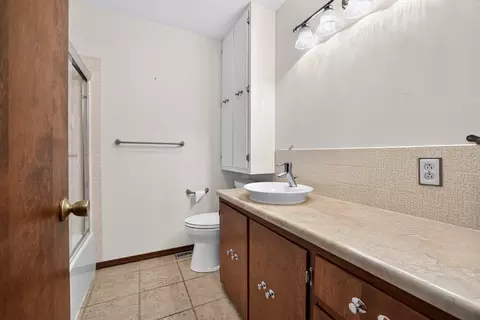 Bath - 200 Robert Dr, Normal, IL 61761 photo 1 of 2