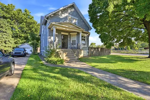 1717 S 7th Ave, Maywood, IL 60153
