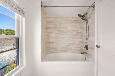 Bath - Undisclosed, Chicago, IL 60656 photo 3 of 3
