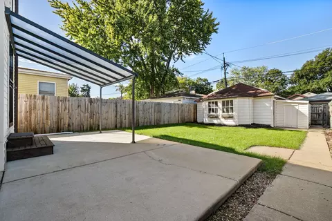 Exterior - Undisclosed, Chicago, IL 60656 photo 3 of 7