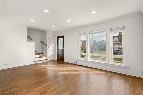 Living - Undisclosed, Chicago, IL 60656 photo 3 of 6