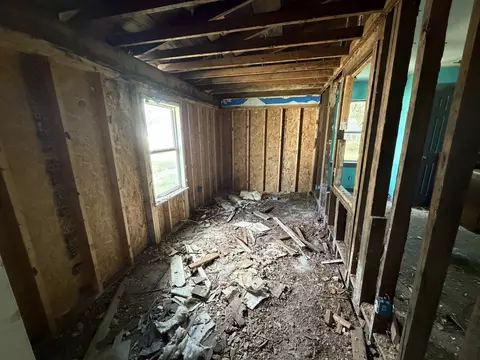 Entry Way - 608 E 8th St, Metropolis, IL 62960 photo 1 of 2