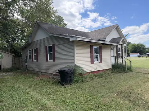 Exterior - 608 E 8th St, Metropolis, IL 62960 photo 3 of 6