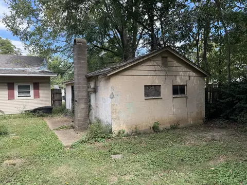 Exterior - 608 E 8th St, Metropolis, IL 62960 photo 6 of 6
