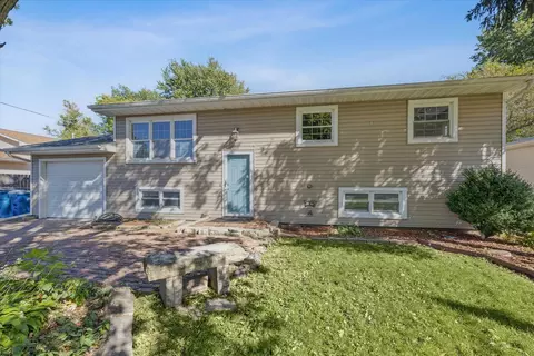 Exterior - 507 S 3rd St, Eldridge, IA 52748 photo 2 of 5