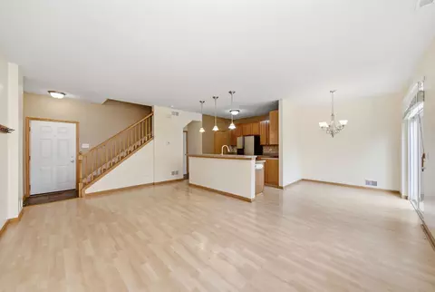 Living - 5009 Corning Ct #5009, Plainfield, IL 60586 photo 3 of 4