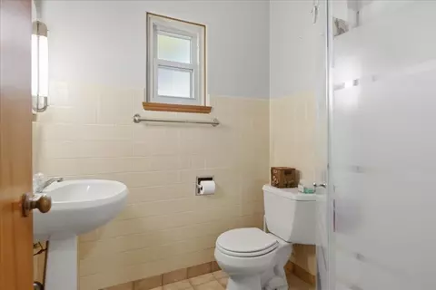 Bath - 1020 Eustace Dr, Dixon, IL 61021 photo 2 of 2