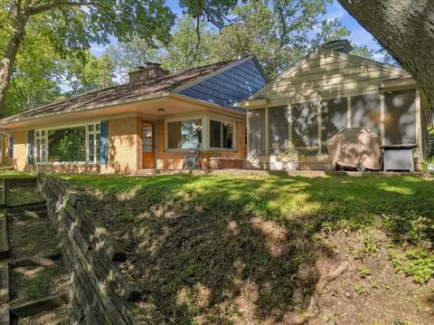 Exterior - 1020 Eustace Dr, Dixon, IL 61021 photo 9 of 11