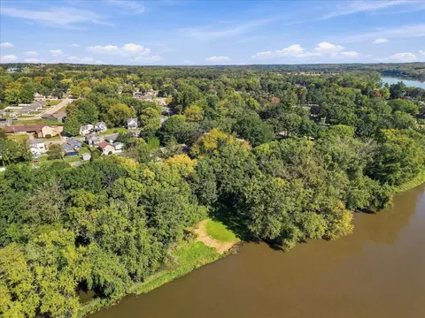 View/Area - 1020 Eustace Dr, Dixon, IL 61021 photo 1 of 3
