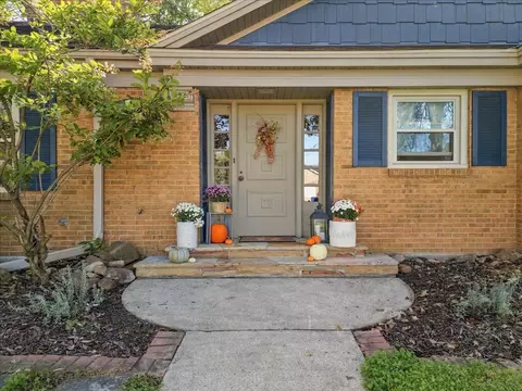 Exterior - 1020 Eustace Dr, Dixon, IL 61021 photo 3 of 11