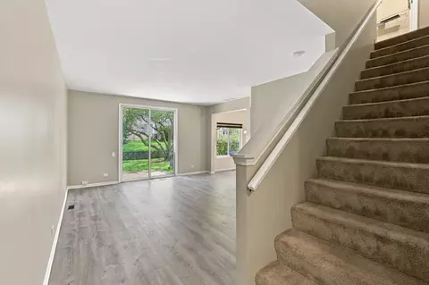 Living - 1535 Spaulding Rd #1535, Bartlett, IL 60103 photo 3 of 5