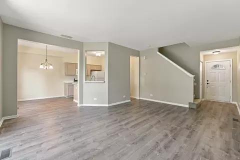 Living - 1535 Spaulding Rd #1535, Bartlett, IL 60103 photo 1 of 5