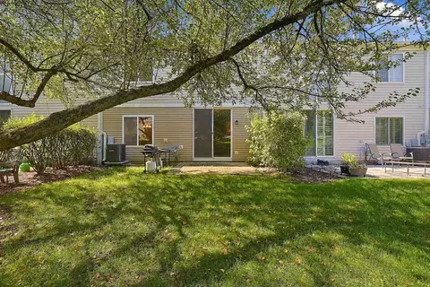 Exterior - 1535 Spaulding Rd #1535, Bartlett, IL 60103 photo 3 of 4